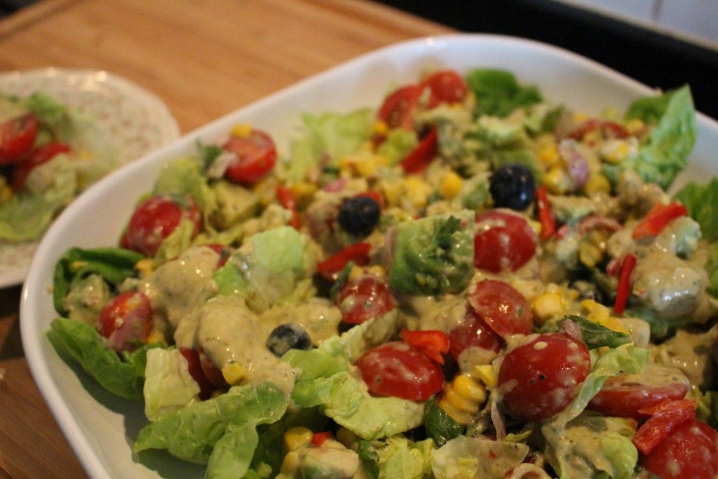 Lowfat salad with avacado,corn and blueberries Seemology